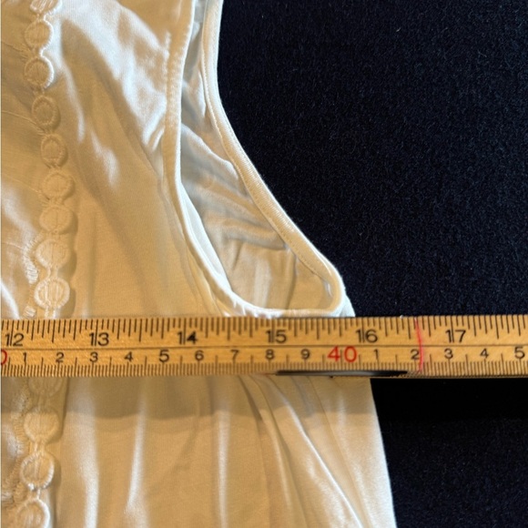 Skies Are Blue White Lace Tank Top - Picture 4 of 6